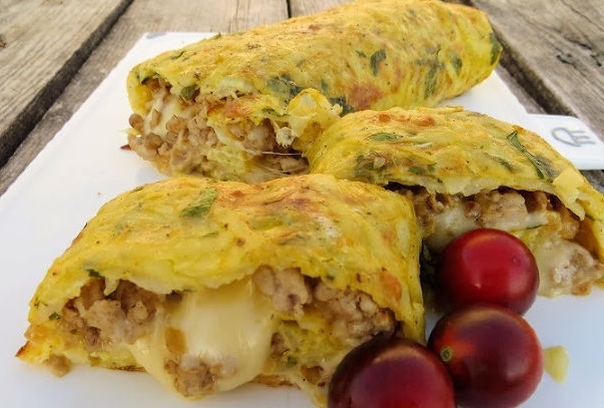 Картофельный рулет с мясом и сыром Картофельный рулет с мясом и сыром