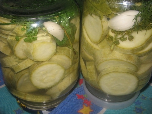КАБАЧКИ МАРИНОВАННЫЕ ПО БОЛГАРСКИ. КАБАЧКИ МАРИНОВАННЫЕ ПО БОЛГАРСКИ.