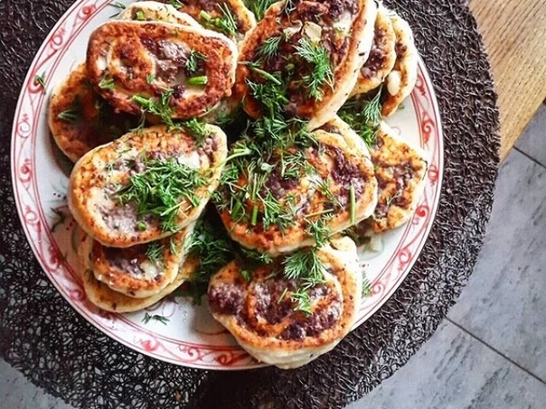 Ленивые шанежки с мясом - на сковороде Ленивые шанежки с мясом - на сковороде
