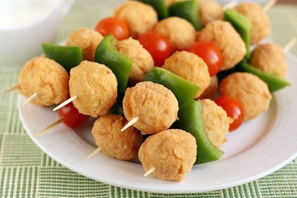 Простая красивая праздничная закуска из куриных крокетов