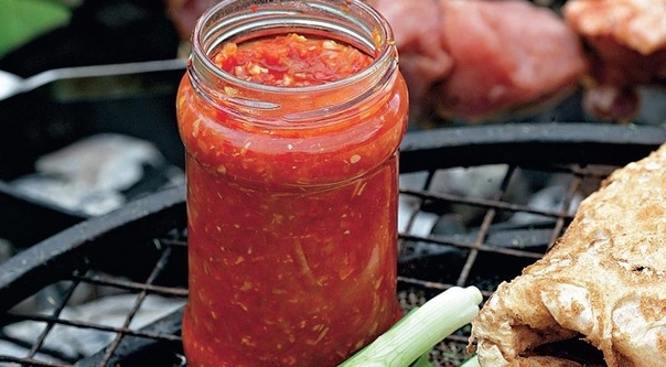 Ореховая аджика с яблоками Ореховая аджика с яблоками