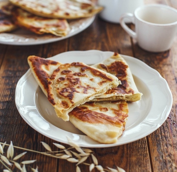 Пшеничные лепешки с картофельной начинкой Пшеничные лепешки с картофельной начинкой