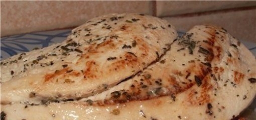 Куриная грудка с травами
