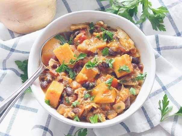 ОВОЩНОЕ РАГУ С КУРИНОЙ ГРУДКОЙ ОВОЩНОЕ РАГУ С КУРИНОЙ ГРУДКОЙ