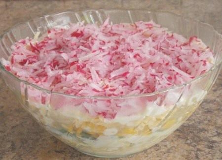 Овощной салат с сыром и яйцом Овощной салат с сыром и яйцом