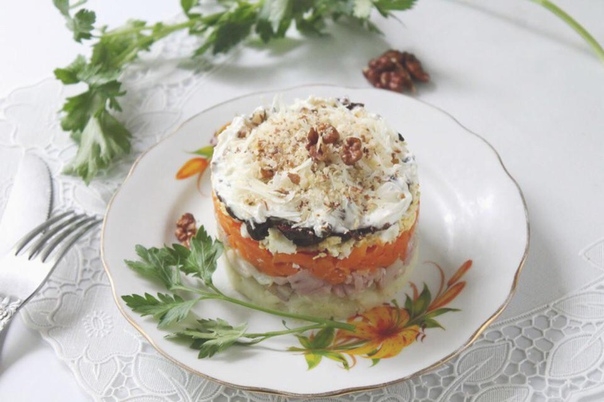 САЛАТ С КУРИЦЕЙ ЧЕРНОСЛИВОМ ГРИБАМИ САЛАТ С КУРИЦЕЙ ЧЕРНОСЛИВОМ ГРИБАМИ