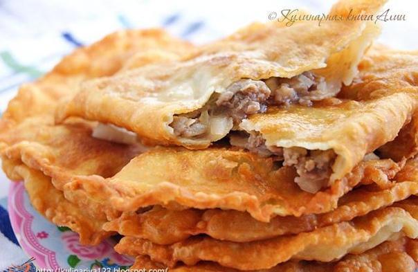 Вкусные чебуреки на кефире Вкусные чебуреки на кефире