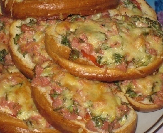 "Горячие бутерброды с сосисками" "Горячие бутерброды с сосисками"
