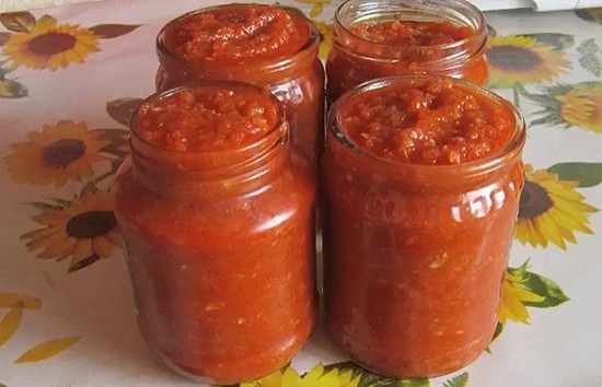 Кабачковая аджика на зиму. Кабачковая аджика на зиму.