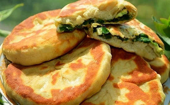 Пирожки с зеленым луком и яйцом. Пирожки с зеленым луком и яйцом.