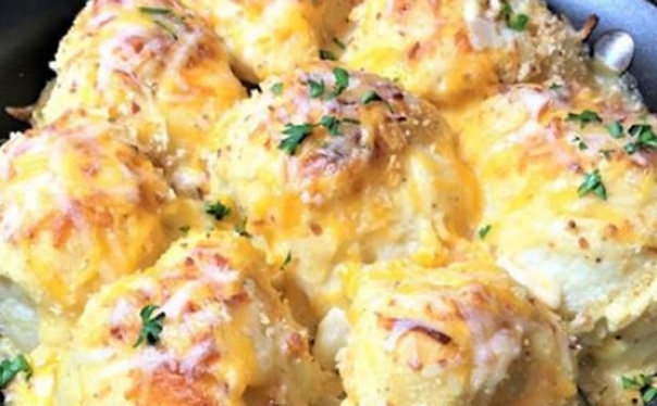 Цветная капуста приготовленная в духовке под сырным соусом Цветная капуста приготовленная в духовке под сырным соусом