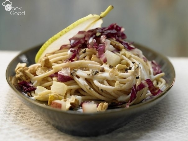 Паста с грушами и грецкими орешками Паста с грушами и грецкими орешками