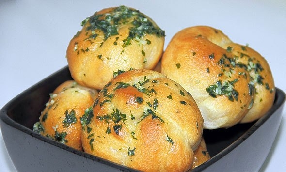 Чесночные узелки. Невероятно вкусные Чесночные узелки. Невероятно вкусные