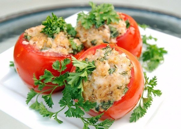 Фаршированные помидоры с курицей Фаршированные помидоры с курицей