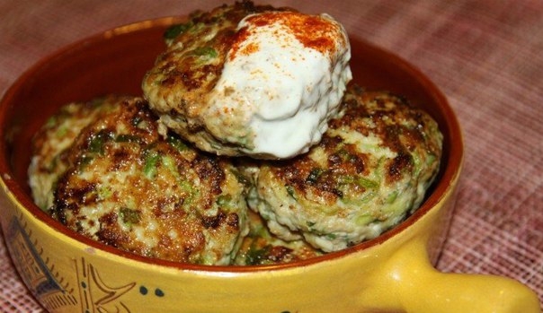 Такую вкусноту из кабачка ты вряд ли когда-либо пробовал! Пышные котлетки прямо к ужину. Такую вкусноту из кабачка ты вряд ли когда-либо пробовал! Пышные котлетки прямо к ужину.