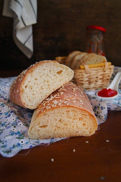Пикантный хлеб с чёрным перцем и сыром