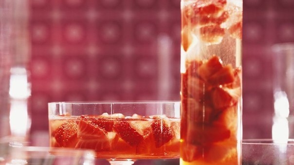 Клубничный крюшон Клубничный крюшон