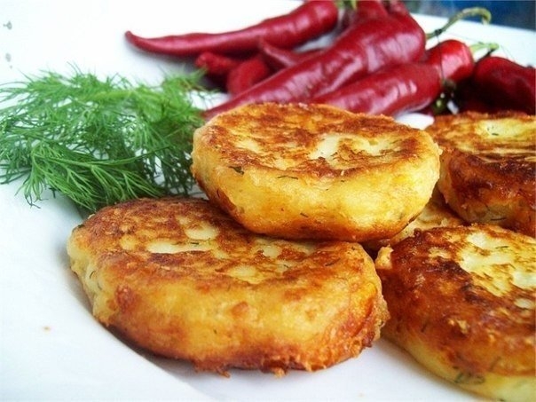 Картофельные котлеты с сыром и укропом. Картофельные котлеты с сыром и укропом.