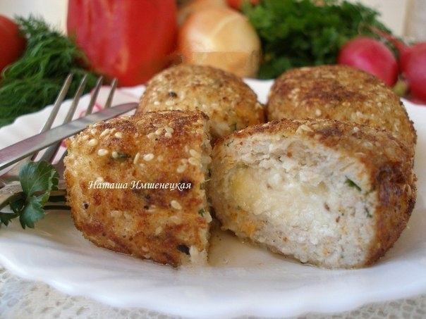 Котлеты из индейки с сырной начинкой Котлеты из индейки с сырной начинкой