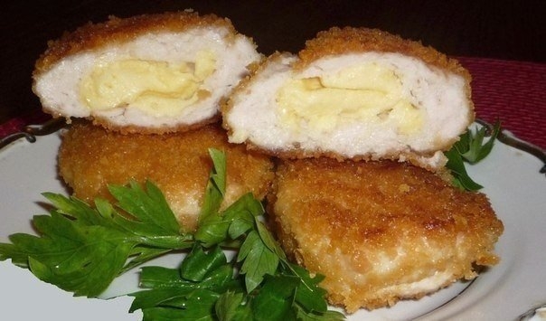 Куриные зразы с сыром и сливочным маслом Куриные зразы с сыром и сливочным маслом