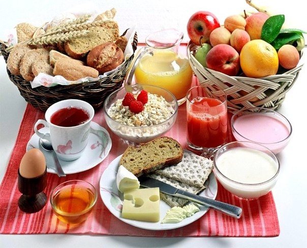 35 РЕЦЕПТОВ ВКУСНЫХ И ПОЛЕЗНЫХ ЗАВТРАКОВ 35 РЕЦЕПТОВ ВКУСНЫХ И ПОЛЕЗНЫХ ЗАВТРАКОВ