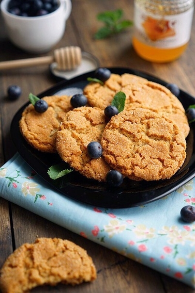 ПЕЧЕНЮШКИ С МЁДОМ ПЕЧЕНЮШКИ С МЁДОМ