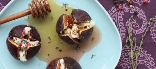 Запеченный инжир с козьим сыром и кедровыми орешками