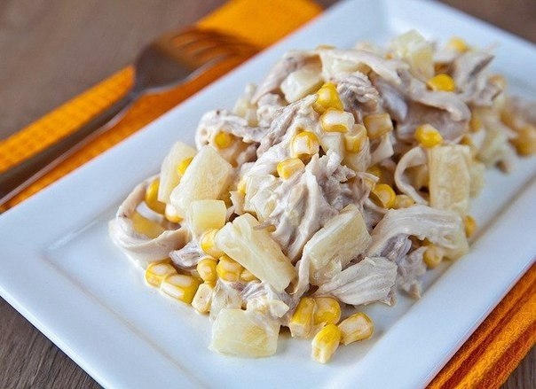 Салат "Вдохновение" с ананасами и курицей