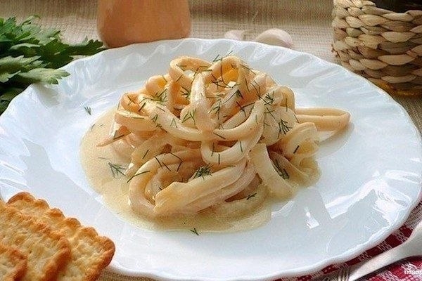 5 диетических рецептов с кальмарами, разнообразят и украсят любой праздничный стол! 5 диетических рецептов с кальмарами, разнообразят и украсят любой праздничный стол!