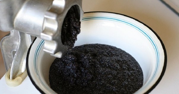 Маковый рулет с глазурью Маковый рулет с глазурью