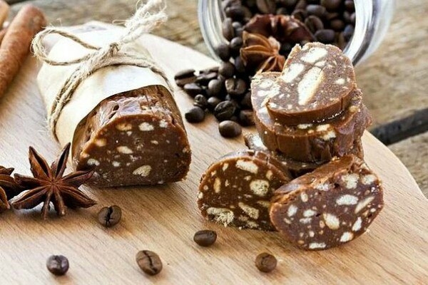 Шоколадная колбаска к чаю. Шоколадная колбаска к чаю.