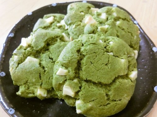 Мягкое печенье с матча и белым шоколадом/Soft Matcha Cookies With White Chocolate. Мягкое печенье с матча и белым шоколадом/Soft Matcha Cookies With White Chocolate.