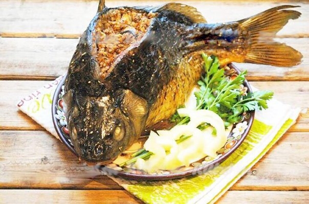 Карп, фаршированный гречкой и грибами Карп, фаршированный гречкой и грибами