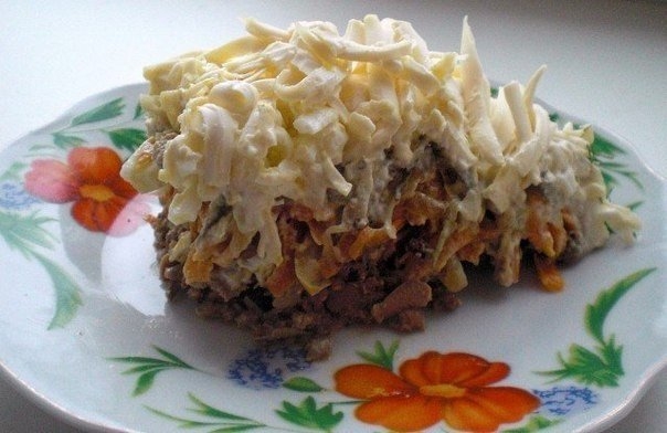 САЛАТ "ВЕЗУВИЙ" С КУРИНОЙ ПЕЧЕНКОЙ САЛАТ "ВЕЗУВИЙ" С КУРИНОЙ ПЕЧЕНКОЙ