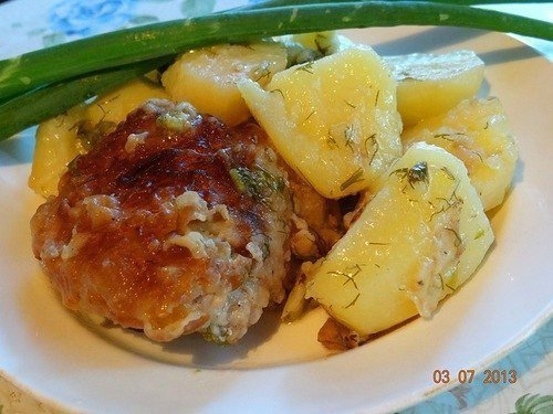 Ароматная курочка со сливочным картофелем Ароматная курочка со сливочным картофелем