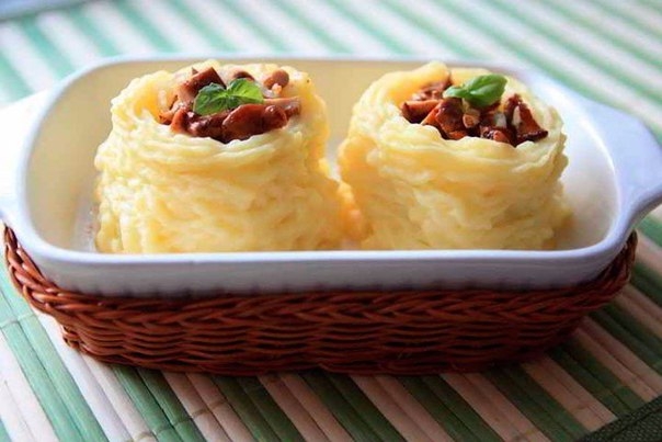 Картофельные гнезда с грибами