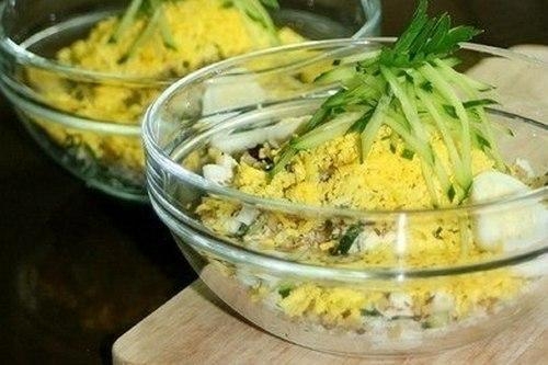 Салат «Нежность» с куриной грудкой и черносливом Салат «Нежность» с куриной грудкой и черносливом