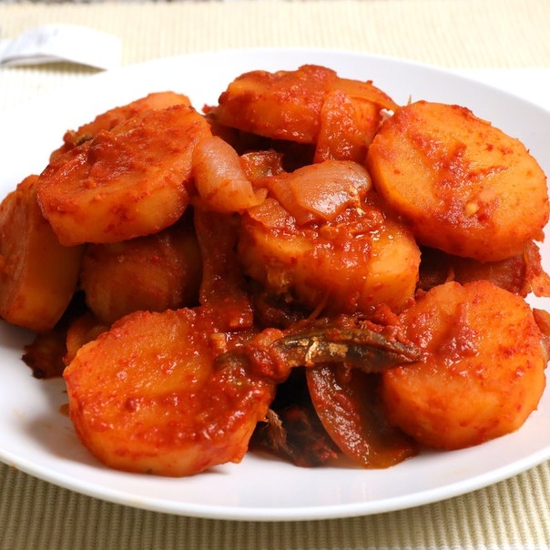 Тушеный острый картофель - Maeun-gamja-jorim &ndash; 매운감자조림