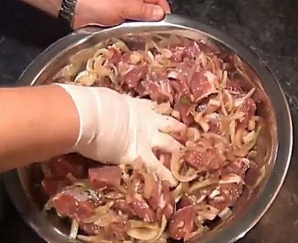 Как правильно замариновать шашлык