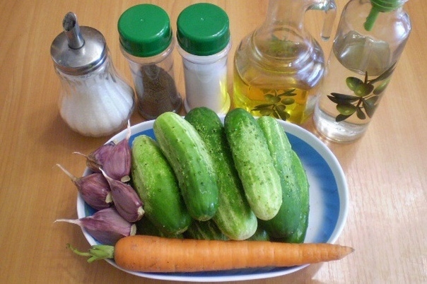 Огурчики с морковью на зиму