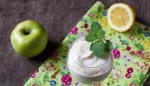 Яблочный крем — очень простой в приготовлении диетический десерт, который не навредит фигуре и при э