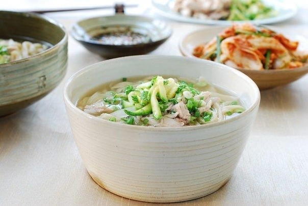 Суп из курицы с лапшой - Dak Kkalguksu – 닭칼국수 Суп из курицы с лапшой - Dak Kkalguksu – 닭칼국수