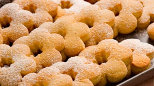 Домашнее медовое печенье — вкусный и красивый десерт всего за 12 минут! Домашнее медовое печенье — вкусный и красивый десерт всего за 12 минут!