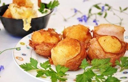 Картофельные шарики с сыром и беконом . Картофельные шарики с сыром и беконом .