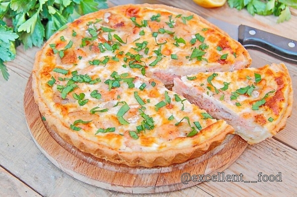 Киш с лососем &mdash; простой и вкусный пирог на ужин