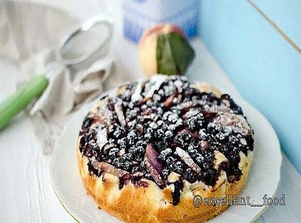 Пирог с яблоками и черникой Пирог с яблоками и черникой