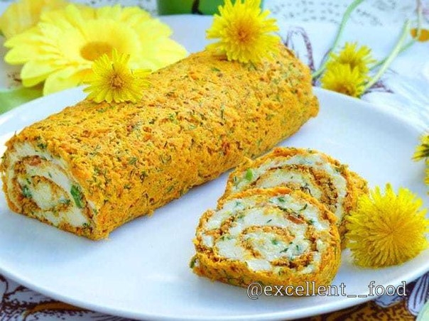Морковный рулет с нежной сырной начинкой Морковный рулет с нежной сырной начинкой