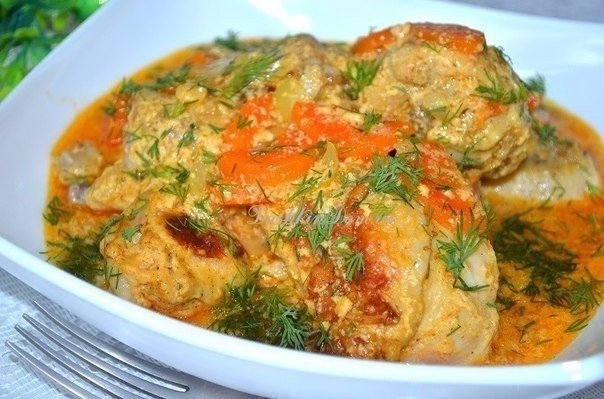 Нежная курочка в сметанном соусе в мультиварке
