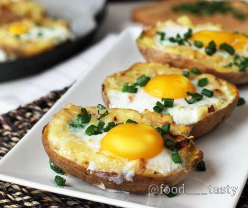 Яйца запеченные в картофеле Яйца запеченные в картофеле