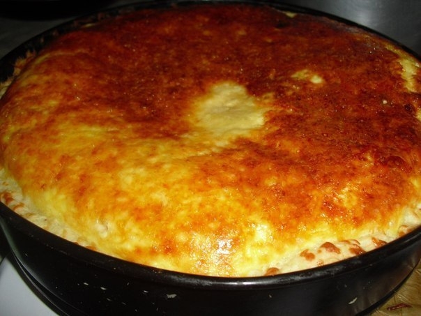 Луковый пирог со сметанной заливкой. Луковый пирог со сметанной заливкой.